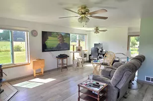 11916 Fillman Rd SE, Rainier, WA 98576 - Photo 9