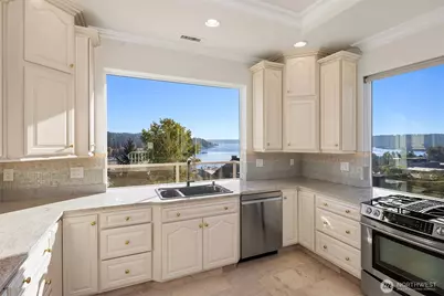 6404 NE 181st Street #A, Kenmore, WA 98028 - Photo 11