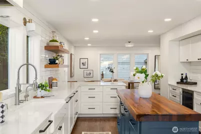 10058 NE Lafayette Avenue, Bainbridge Island, WA 98110 - Photo 19