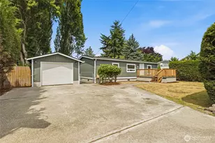 517 1st Ave E, Pacific, WA 98047 - Photo 1