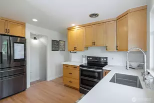 3726 NE 165th St, Lake Forest Park, WA 98155 - Photo 9