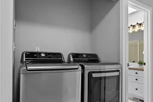 10406 Holly Dr, Everett, WA 98204 - Photo 29