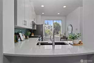 10406 Holly Dr, Everett, WA 98204 - Photo 17