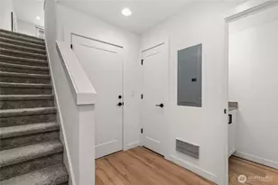2106 NE 85th St, Seattle, WA 98115 - Photo 29