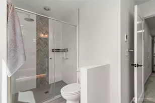 2106 NE 85th St, Seattle, WA 98115 - Photo 21
