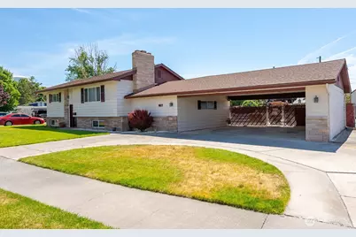 917 S Dahlia Drive, Moses Lake, WA 98837 - Photo 3