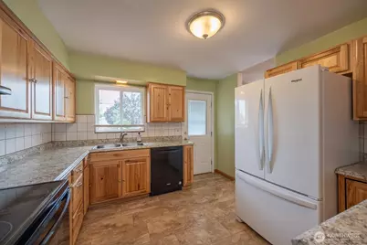 917 S Dahlia Drive, Moses Lake, WA 98837 - Photo 11