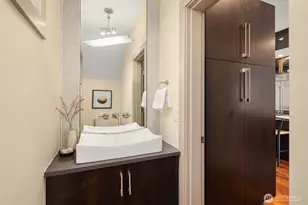 2619 Warren Ave N, Seattle, WA 98109 - Photo 23