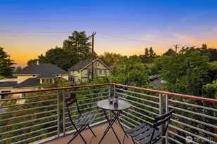 2619 Warren Ave N, Seattle, WA 98109 - Photo 11