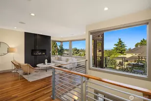 2619 Warren Ave N, Seattle, WA 98109 - Photo 9