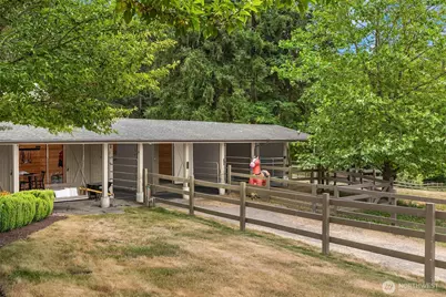7195 NE High School Road, Bainbridge Island, WA 98110 - Photo 31
