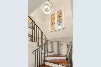 7195 NE High School Road, Bainbridge Island, WA 98110 - Photo 13