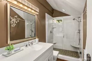 7195 NE High School Rd, Bainbridge Island, WA 98110 - Photo 27