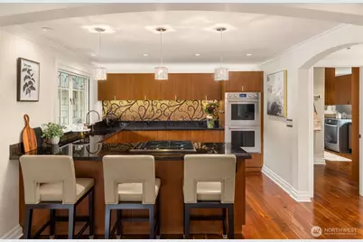 7195 NE High School Road, Bainbridge Island, WA 98110 - Photo 7