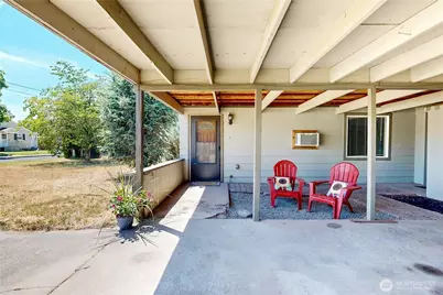 735 NE Spitzenburg Street, College Place, WA 99324 - Photo 33