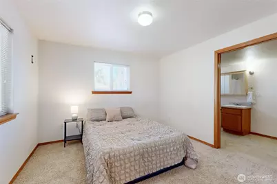 735 NE Spitzenburg Street, College Place, WA 99324 - Photo 23