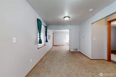 735 NE Spitzenburg Street, College Place, WA 99324 - Photo 9