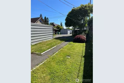 2219 Rockefeller Ave, Everett, WA 98201 - Photo 5