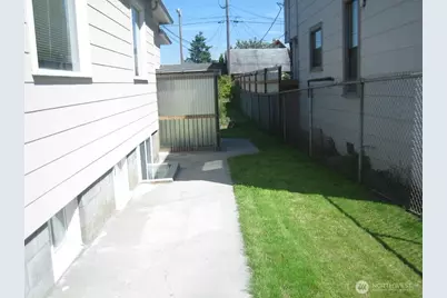 2219 Rockefeller Ave, Everett, WA 98201 - Photo 21