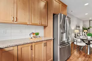 23000 NE 8th St, Sammamish, WA 98074 - Photo 15