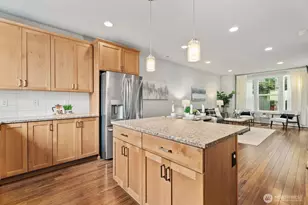 23000 NE 8th St, Sammamish, WA 98074 - Photo 11