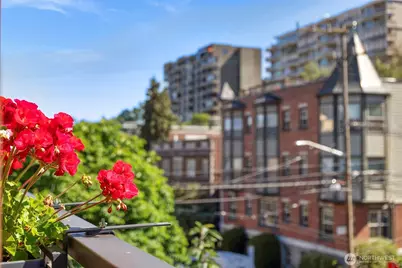 435 Summit Avenue E #402, Seattle, WA 98102 - Photo 23