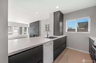 435 Summit Ave E, Seattle, WA 98102 - Photo 11