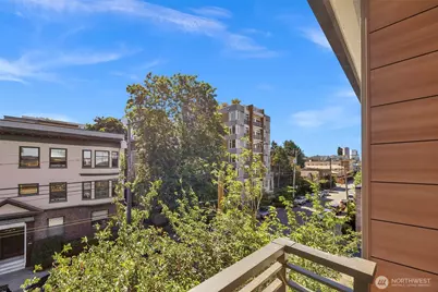 435 Summit Avenue E #402, Seattle, WA 98102 - Photo 19