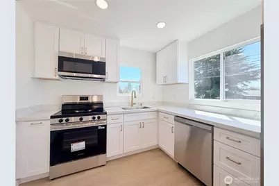615 S Hawthorne Street, Tacoma, WA 98465 - Photo 13