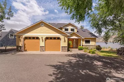 915 S Lakeshore Road, Chelan, WA 98816 - Photo 1