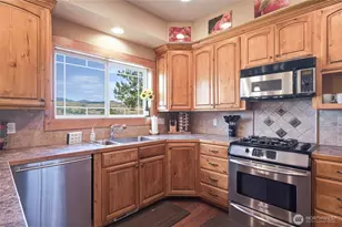 915 S Lakeshore Rd, Chelan, WA 98816 - Photo 13