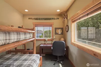 915 S Lakeshore Road, Chelan, WA 98816 - Photo 23