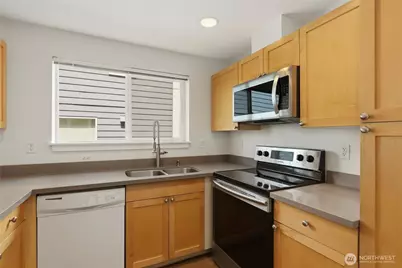 823 Davis Place S #104, Seattle, WA 98144 - Photo 9