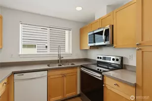 823 Davis Pl S, Seattle, WA 98144 - Photo 9