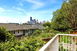 823 Davis Pl S, Seattle, WA 98144 - Photo 1