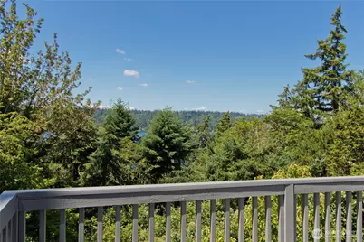 4935 116th Place SE, Bellevue, WA 98006 - Photo 11