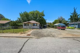 1012 Yale Ave, Wenatchee, WA 98801 - Photo 5