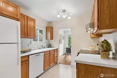 346 NE 58th Street, Seattle, WA 98105 - Photo 7