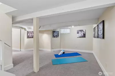346 NE 58th Street, Seattle, WA 98105 - Photo 17