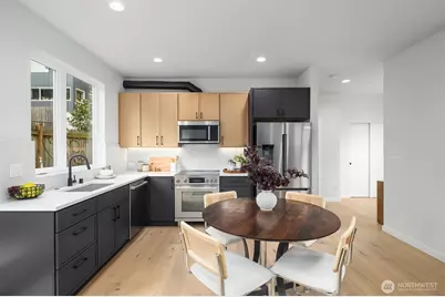 4425 Fremont Avenue N #B, Seattle, WA 98103 - Photo 9