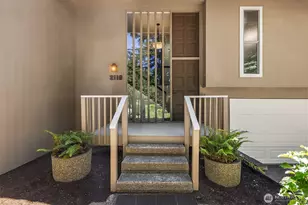 2119 Sahalee Dr W, Sammamish, WA 98074 - Photo 5