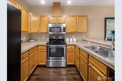 5400 Harbour Pointe Boulevard #G101, Mukilteo, WA 98275 - Photo 3