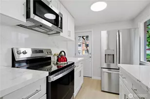 5720 37th Ave S, Seattle, WA 98118 - Photo 11