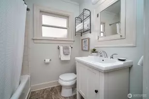 19 Dravus St, Seattle, WA 98109 - Photo 9