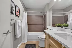 2717 Western Ave, Seattle, WA 98121 - Photo 11