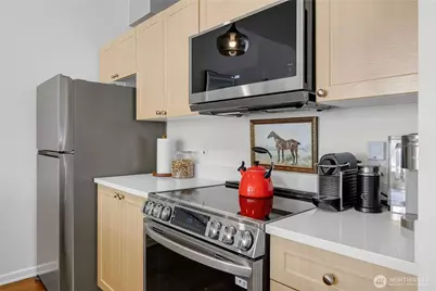 2717 Western Avenue #5002, Seattle, WA 98121 - Photo 9