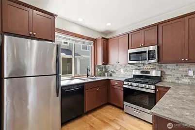 6526 34th Avenue NE #B, Seattle, WA 98115 - Photo 11