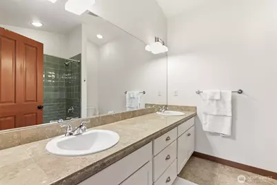 6526 34th Avenue NE #B, Seattle, WA 98115 - Photo 21