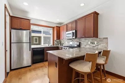 6526 34th Avenue NE #B, Seattle, WA 98115 - Photo 9