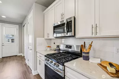 13149 E 188th Avenue, Bonney Lake, WA 98391 - Photo 5